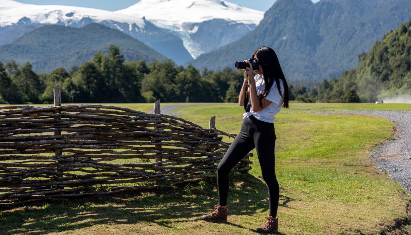 https://www.freepik.com/free-photo/photographer-with-long-hair-white-shirt-working-field-with-mountains_17242859.htm#fromView=search&page=1&position=1&uuid=e1d07a52-502c-47be-aea2-6e1c66d70e99&query=Alpine+Meadows+Around+Alpbach%3A+When+and+Where+to+See+Them