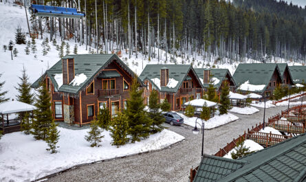 https://www.freepik.com/free-photo/winter-vacation-holiday-wooden-house-mountains-covered-with-snow-blue-sky-skis-front-house_27213055.htm#fromView=search&page=1&position=7&uuid=66797a16-4f43-4d56-b85c-121828413847&query=Comparing+Amenities+Across+Alpbach%E2%80%99s+Different+Lodging+Options