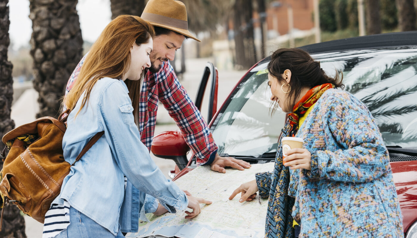 https://www.magnific.com/free-photo/people-looking-road-map-near-car_3699754.htm#fromView=search&page=1&position=15&uuid=00ccf114-5f5c-46e6-9d05-002c10f7dd09&query=A+Visitor%E2%80%99s+Guide+to+Alpbach%E2%80%99s+Most+Common+Customs+and+Etiquette