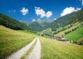 https://www.pexels.com/photo/stunning-summer-landscape-in-trentino-alto-adige-33102452/